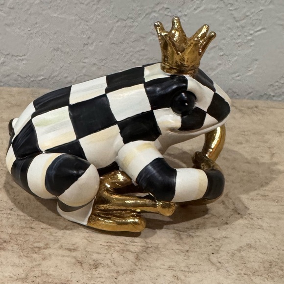 Mackenzie Childs Frog Pot Climber - Picture 2 of 4